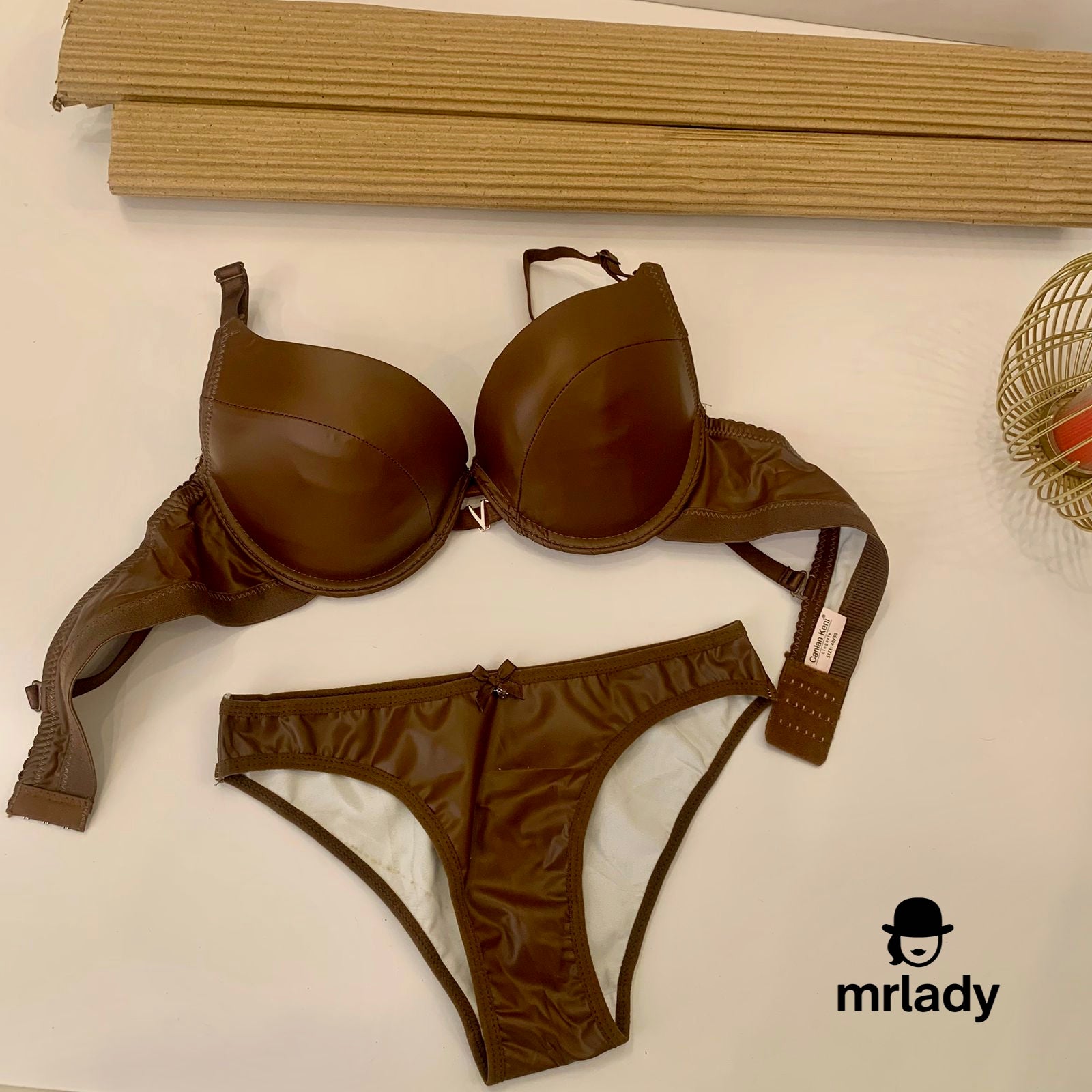 LEATHER THIN PAD BRA SET