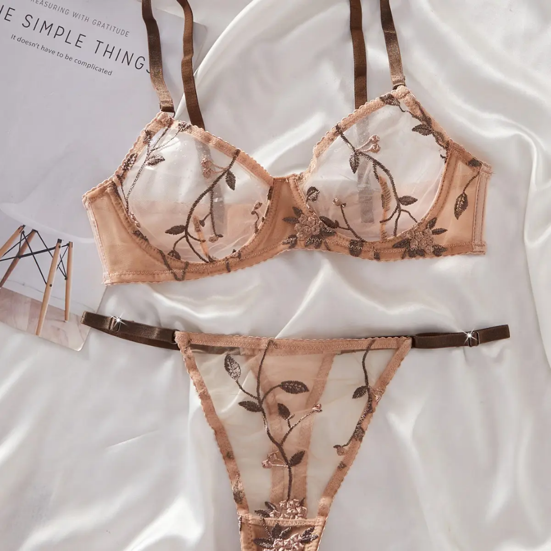 (32-38)B Beautiful Lace Underwire Bra and Panty Set