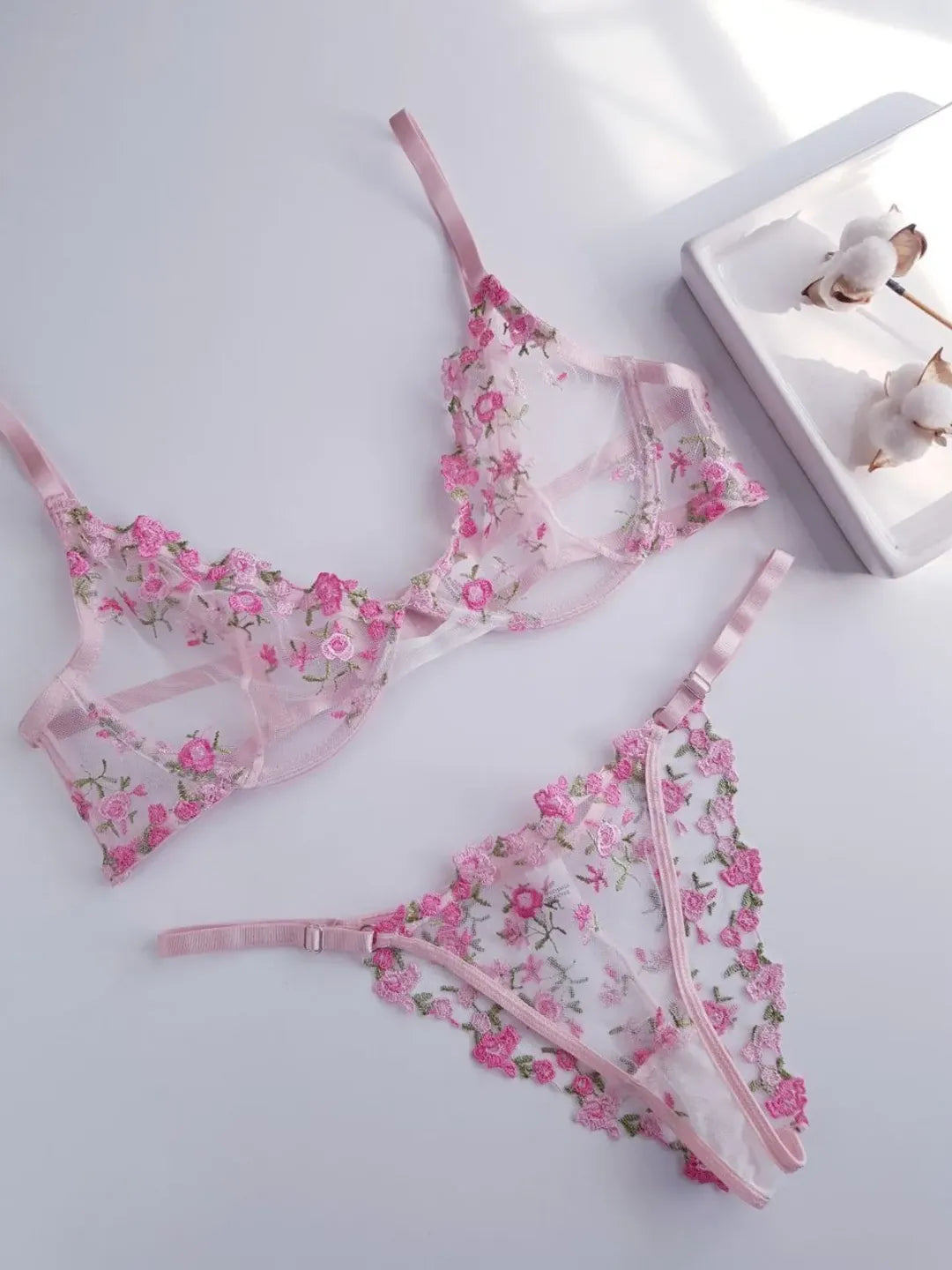 (32-38)B Beautiful Lace Underwire Bra and Panty Set