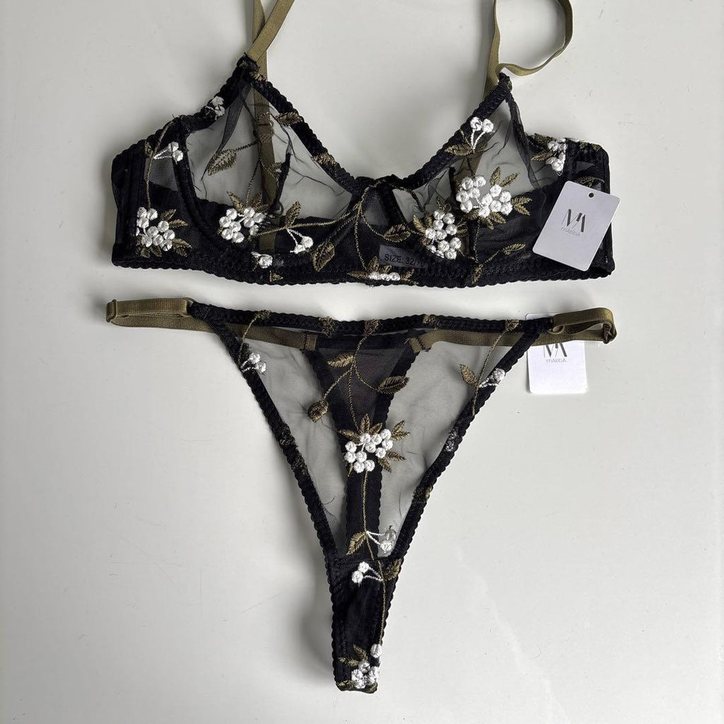 (32-38)B Beautiful Lace Underwire Bra and Panty Set