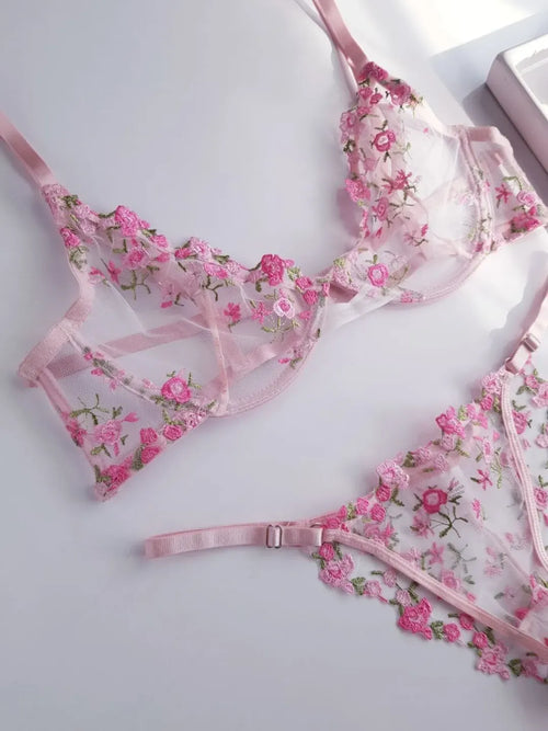 (32-38)B Beautiful Lace Underwire Bra and Panty Set